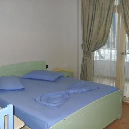 Dik's Sons Hotel