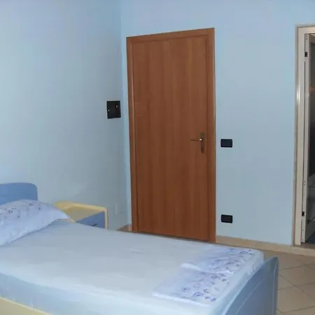 Dik's Sons Hotel Shkallnur