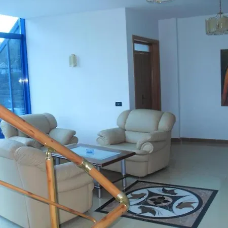 Hotel Dik's Sons Shkallnur